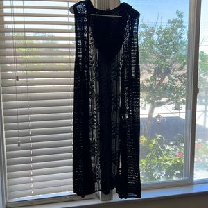 GORGEOUS BLACK LONG CROCHETED VEST WITH HOOD SIZE 3x